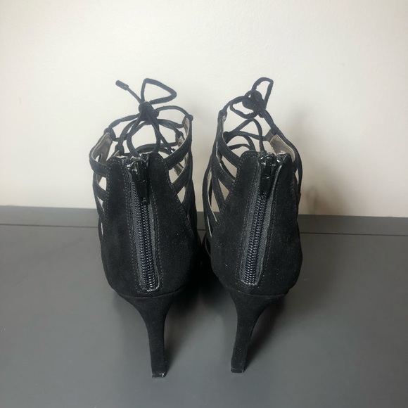 Stilettos - Picture 3 of 4